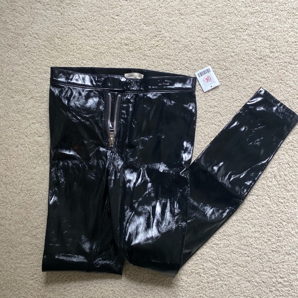 NEVER WORN URBAN OUTFITTERS SHINY LEATHER PANTS - Picture 6 of 6